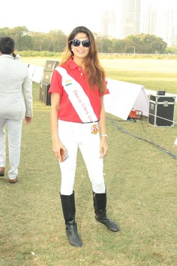 Parvathy Omanakuttan Photos